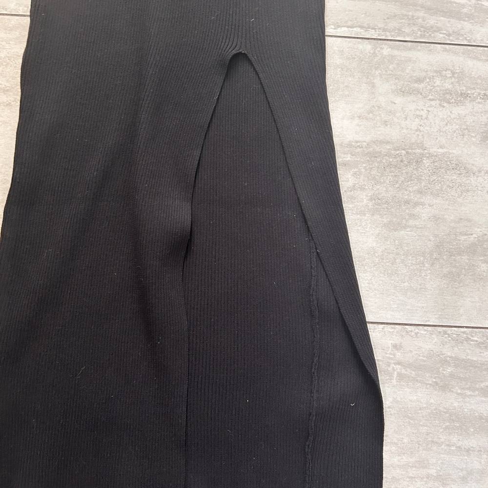 Moocci size M/L stretch black dress with thigh high split - Picture 4 of 4